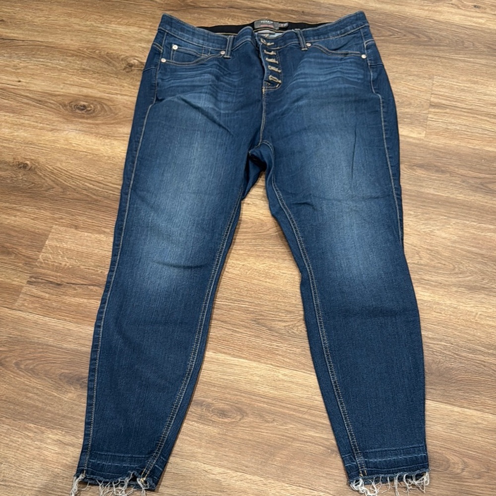 Torrid premium stretch bombshell Women's skinny Blue Jeans 18